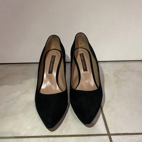 Giorgio Salustro black suede pumps like new