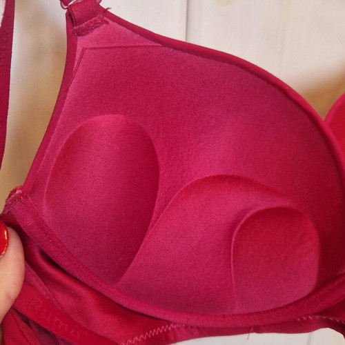Bra new with super padding 85B red