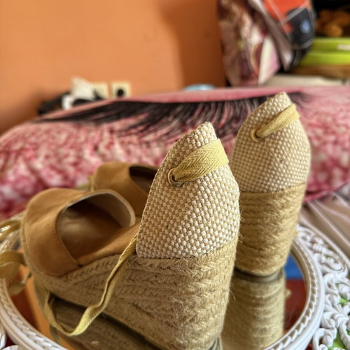 Women’s Beige Platform Espadrilles with Ankle Ties PLATO used