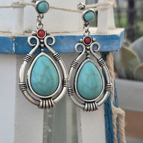 Boho Earrings new with turquoise beads and silver color