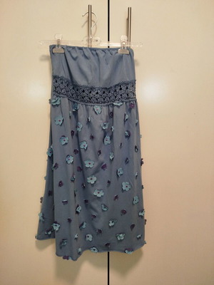 Strapless teen mako dress blue like new with flowers