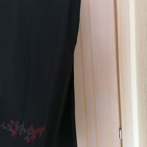 Italian skirt L new, elastic with embroidered design