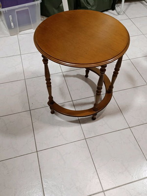 Τραπέζι σαλονιού σαν καινούργιο, μασίφ ξύλο οξυά
