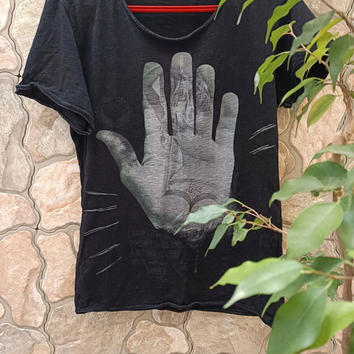 Men's t-shirt size M black like new