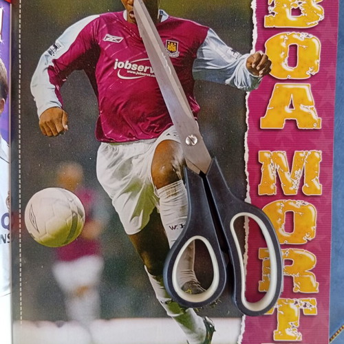 Match Football Magazine issue 16-22/1/2006 like new with Arsenal posters
