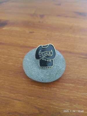 Loner Club pin new