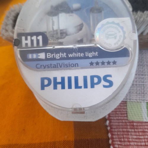 Philips light bulbs in original box, brand new