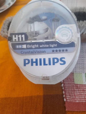 Philips light bulbs in original box, brand new