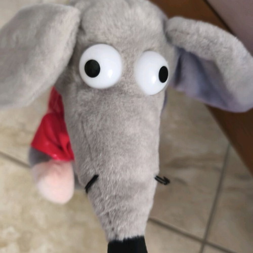 Tikis Mouse Plush like new, red for 3+ years old