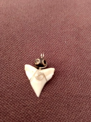 Small pendant tooth with evil eye, new