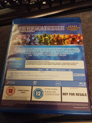 Avengers Infinity Blu-ray like new