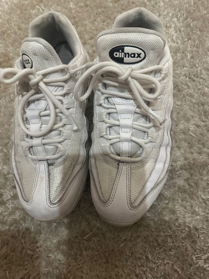Αθλητικό παπούτσι Nike μεταχειρισμένο, άσπρο, μέγεθος 39 με αερόσολα