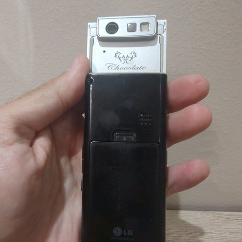 LG Chocolate used, unknown function without charger
