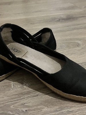 Ugg black suede espadrille ballerinas like new