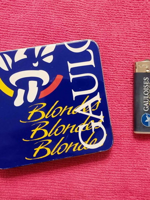 Metal Gauloises Blondes tobacco case and lighter used
