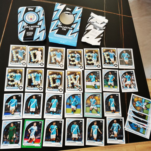 Topps Manchester City 2025/26 Official Collector Tin with 32 Cards