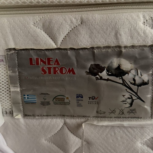 Double bed with Linea Strom mattress like new, fabric base 150x200 cm