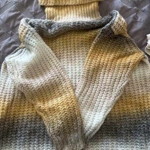 Women's multicolor sweater L/XL like new