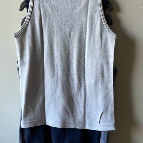 H&M sports tank tops used for 4-6 years 110-116cm