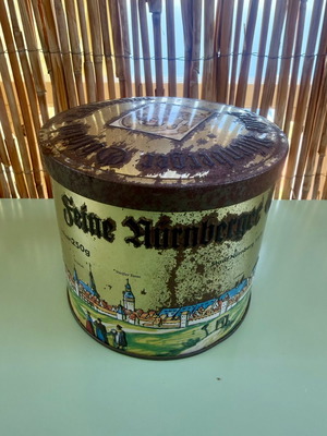 Vintage metal tin box Haeberlein-Metzger with Nuremberg city illustration