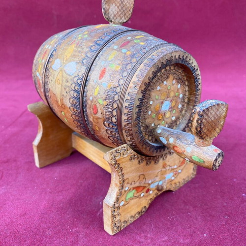 Decorative wooden barrel new with stand