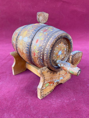Decorative wooden barrel new with stand