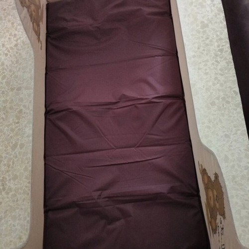 Lorreli playpen complete with Greco strom mattress like new