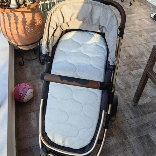 Kiddo Jazz stroller like new with mattress and winter hood