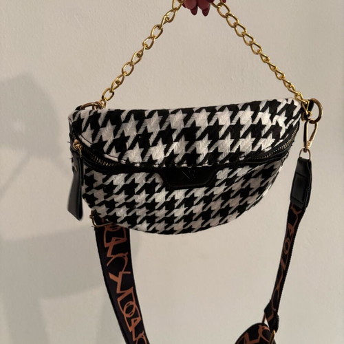 Banana bag waist bag like new, black and white