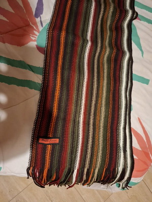 Berto Lucci knitted scarf like new
