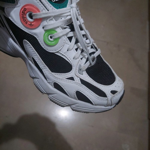 Adidas Originals Astir W athletic shoes used, multicolor, size 36