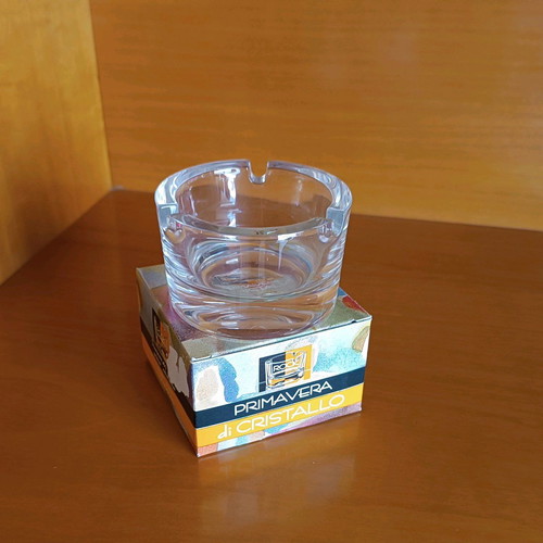 Set of 2 crystal ashtrays new, modern style