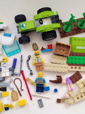 Lego διάφορα σαν καινούργιο, δίνονται όλα μαζί