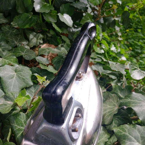 Collectible iron with cable works normally!!!