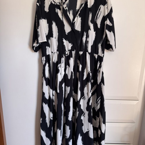 Monki dress like new, small, black and white, long and airy