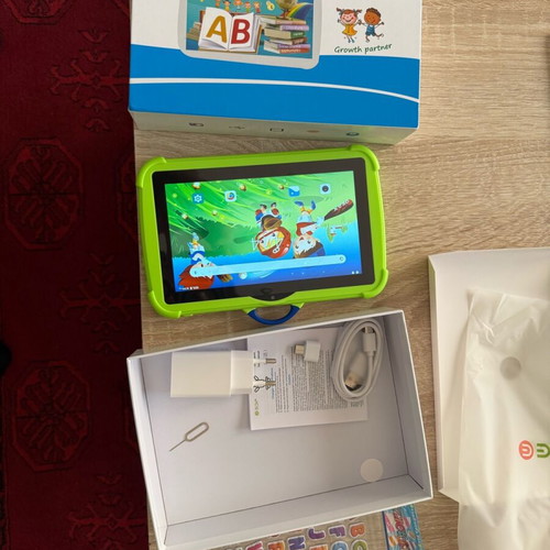 Children's tablet 7” 4GB 64GB with Bluetooth headphones gift new