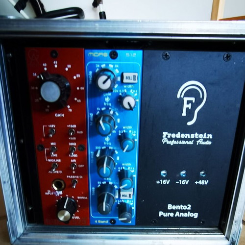 Rack unit with preamplifier and equalizer in excellent condition