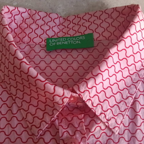 Benetton women's shirt like new, pink geometric pattern, size S