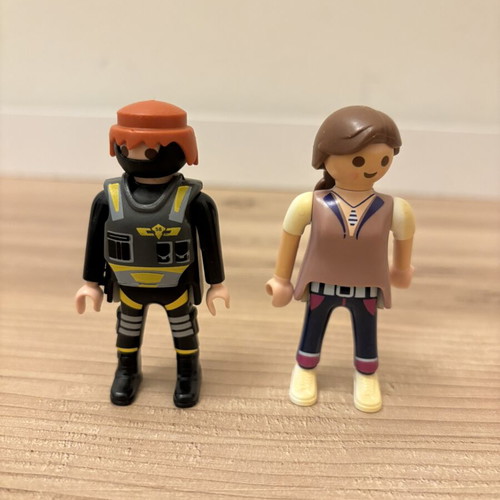 Playmobil figures used, pack of 5