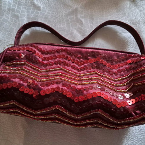 Evening satin handbag like new with burgundy sequins