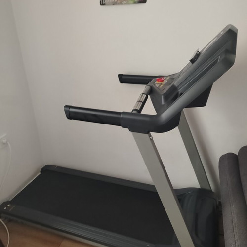 Electronic treadmill up to 150kg with many extras