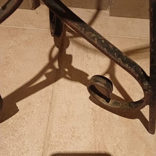 Flower stand metal used