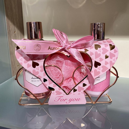 Aurora body care set new with shower gel, body lotion & sponge