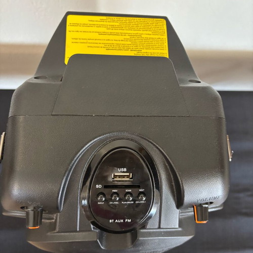 Akai speaker used with charging cable