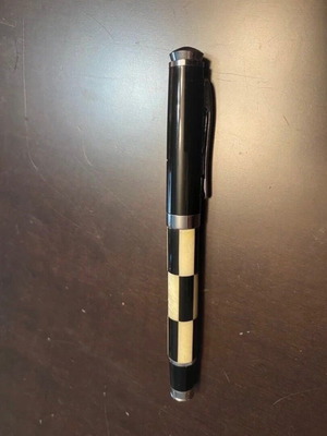 Writing pen with modern design