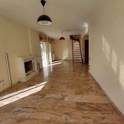 Μεζονέτα 132 τ.μ. στη Γλυφάδα Τερψιθέα με 3 υπνοδωμάτια και θέα θάλασσα
