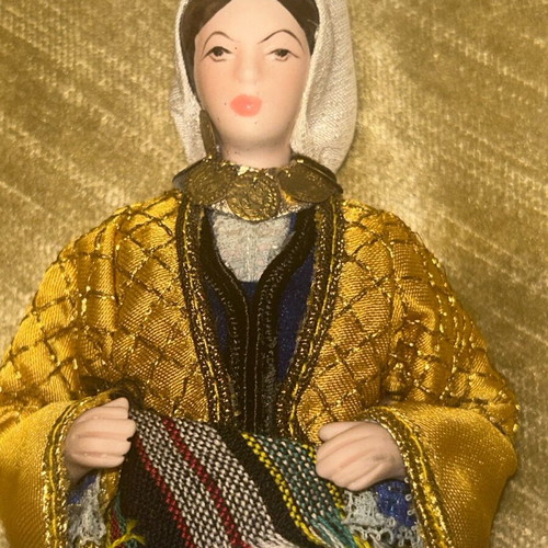 Traditional doll 18cm like new