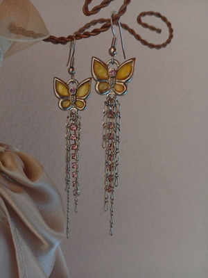 Earrings like new, pack of 3 pairs