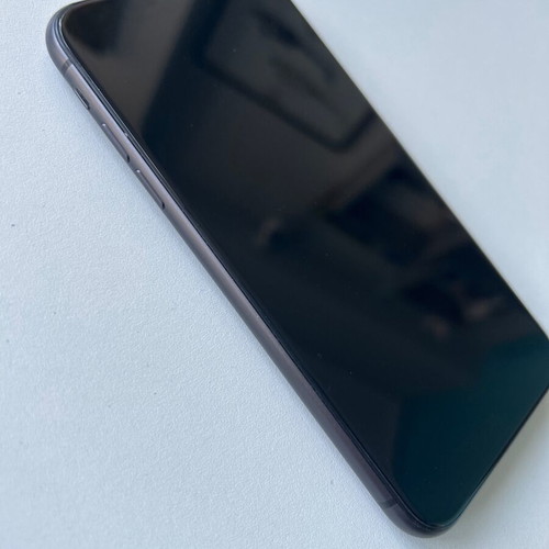 iPhone 11 fully functional, like new, black, 64GB