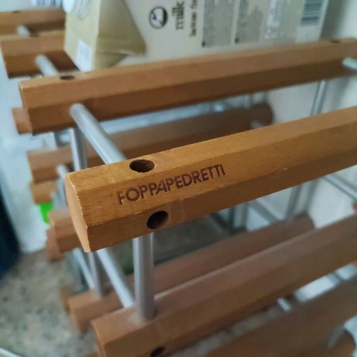 Wine bottle rack made of solid walnut wood, like new, 12 bottles